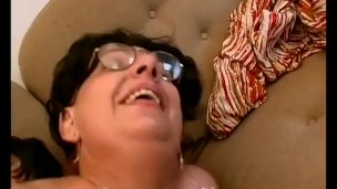 Big tits moma gets fucked hard and getting cumshot