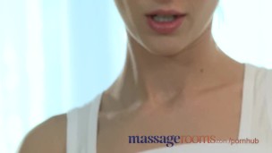 Massage Rooms Young stud blows early but still gives blonde intense orgasm