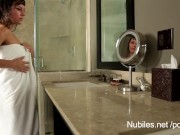 Hot coed makes her dripping pussy cum 1/16