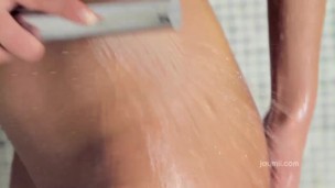 Jessica B Has Fun In The Shower 