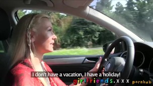 Girlfriends Hot swimsuit girl has pussy licked on car backseat