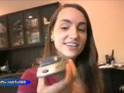 Jeri Lynn sexy gamer girl masturbates with computer mouse 5/16