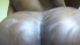 ebony shaking and playing in big ass booty
