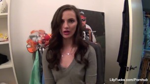 Behind the scenes with pornstar Lily Carter