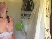 Minxy Toying in the Shower Until She Squirts 7/16