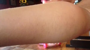 urgh! i must shave my pussy and legs!