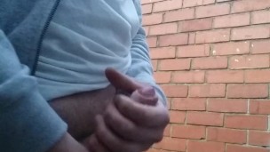 Outdoor jerking - Danger wank behind my local bar