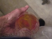 Yellow Fun - Screenshot 9 of 16 - Peeing