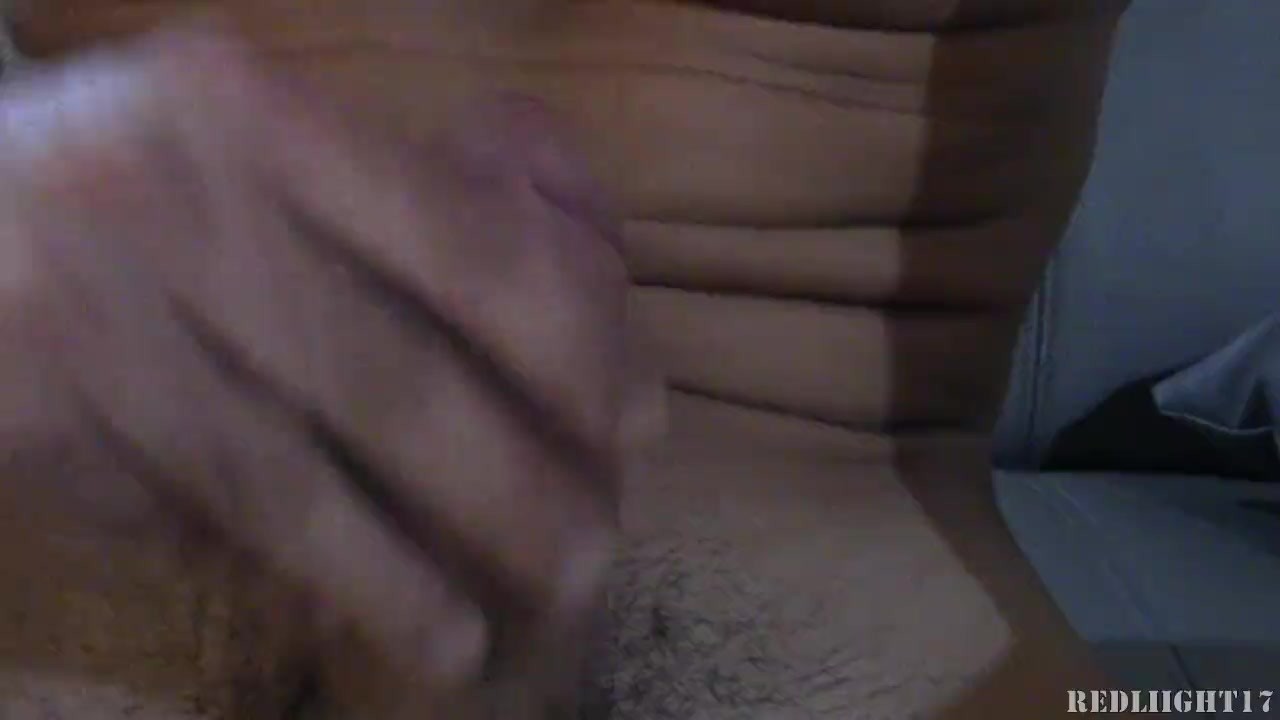 Horny guy wank and cum! - Vidéo de sexe gratuite - RedTube