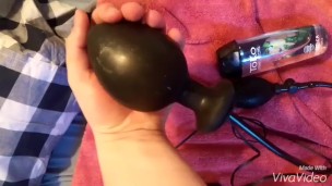 Filling my ass with a butt plug