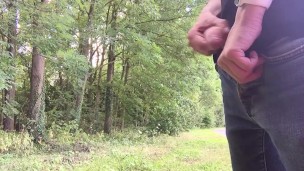 I did not have a erection, yet I cum, decided to piss the remaining sperm