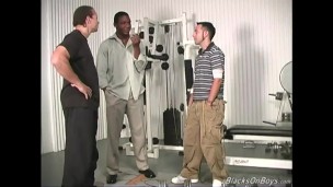 Black guys fucking a white dude at the guy