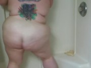 Cinni showers and twerks 15/16