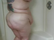 Cinni showers and twerks 7/16