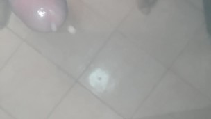 masturbate in the toilette