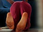 la sorellastra prova con piacere la sua prima scopata anale 1/16