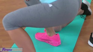 FitnessRooms Multiple orgasms for black haired gym nymph