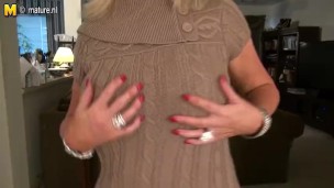 naughty american mature mom with hot sexy body