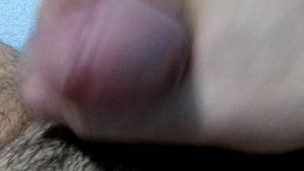 Masturbandome y sacando leche
