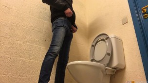 to bad there was no urinal