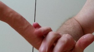 Guy close up sucking own cum from dildo - mec suce son sperme sur son gode