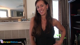 USAwives Rose Masturbating her pussy Using Toys