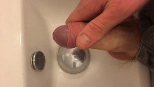 Quick play with myself in mate's bathroom (no cum)