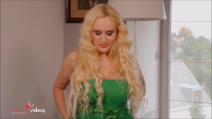 Busty Blonde Milf Angel Wicky