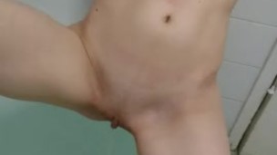 pee pee in the bath | amateur