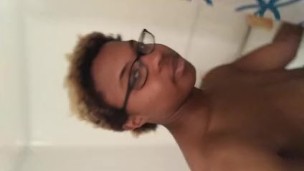 A short shower scene 3
