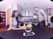 VirtualRealPorn.com - Looking for help - Screenshot 7 of 16 - HD