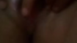 Rica corrida con la mano