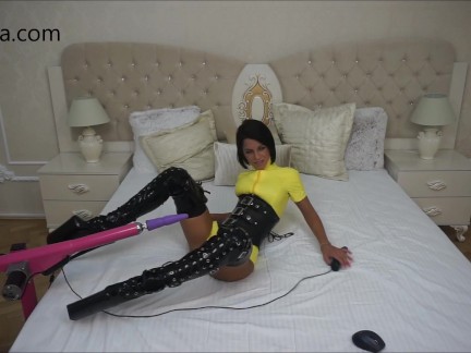 Anisyia Livejasmin fucking machines yellow latex suit fetish