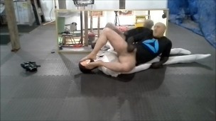 meias mascaradas ladra de meia-calça transa com o boneco