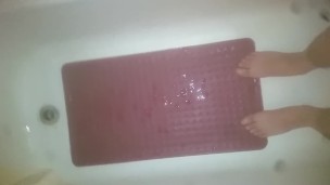 Cumshot Across Bathtub [LongDistance]
