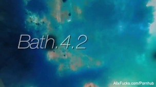 Alix and Jenna have a romantic evening in the bath