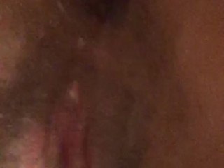 Teen Rubs her powdered pussy til she squirts