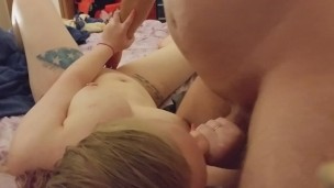 Fazendo-a gozar e chupar pica