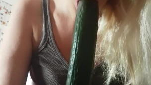 Slopy food blowjob by lucylou