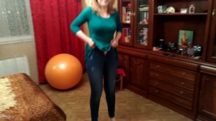 I undress and dress(Leningrad exponat)