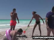 GangBang in spiaggia! Che culo Valentina CentoXCento 2/16