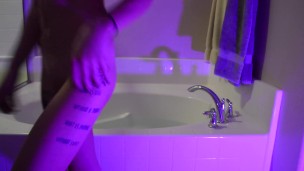 Amateur teen in the bath 