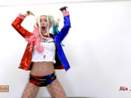 SUICIDE SQUAD - HARLEY QUINN Cosplay throat FUCK and snal creampie eating.