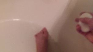 Washing my feet (: