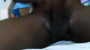 Me masturbo para mi chica mucha leche