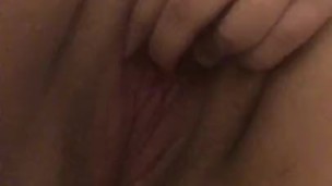 Girl rubbing her clit to orgasm