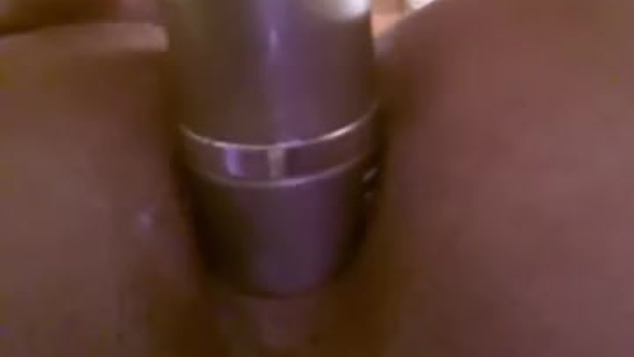 Teen pushes a deodorant into ass - Free Sex Video - RedTube