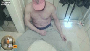 1080HP THE SOCCER PLAYER PISS IN SPORTS PANTS AND SMOKING FULL !!! + (DIRTY