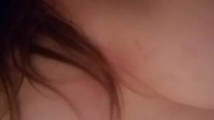 Snowbunny faz buceta gozar e esguichar