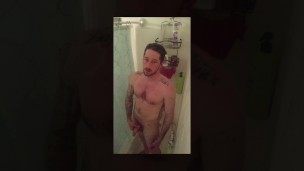 Acariciando meu pau macio!!!!!